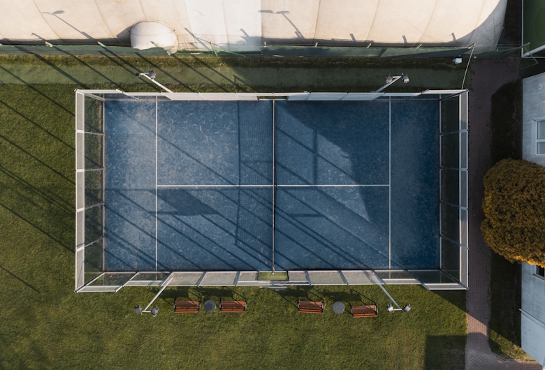 Kontraktor-Pembuatan-Lapangan-Padel-Berkualitas-di-Seluruh-Indonesia-Benahin