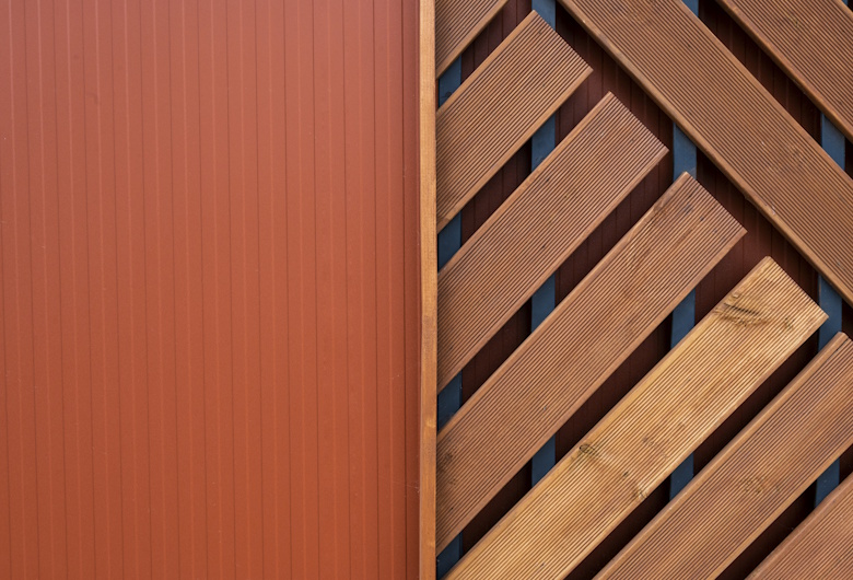 Perbandingan Wall Panel PVC VS WPC untuk Interior